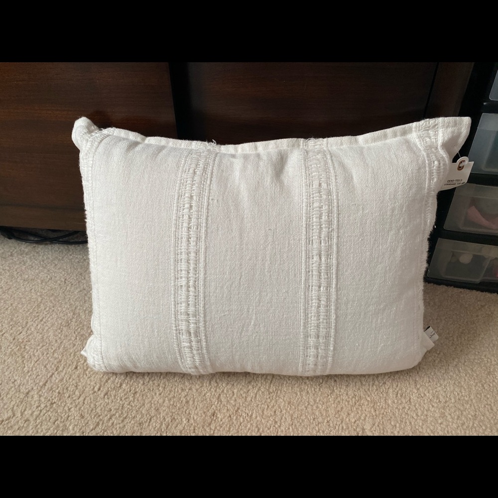 Hearth & hand white lumbar pillow